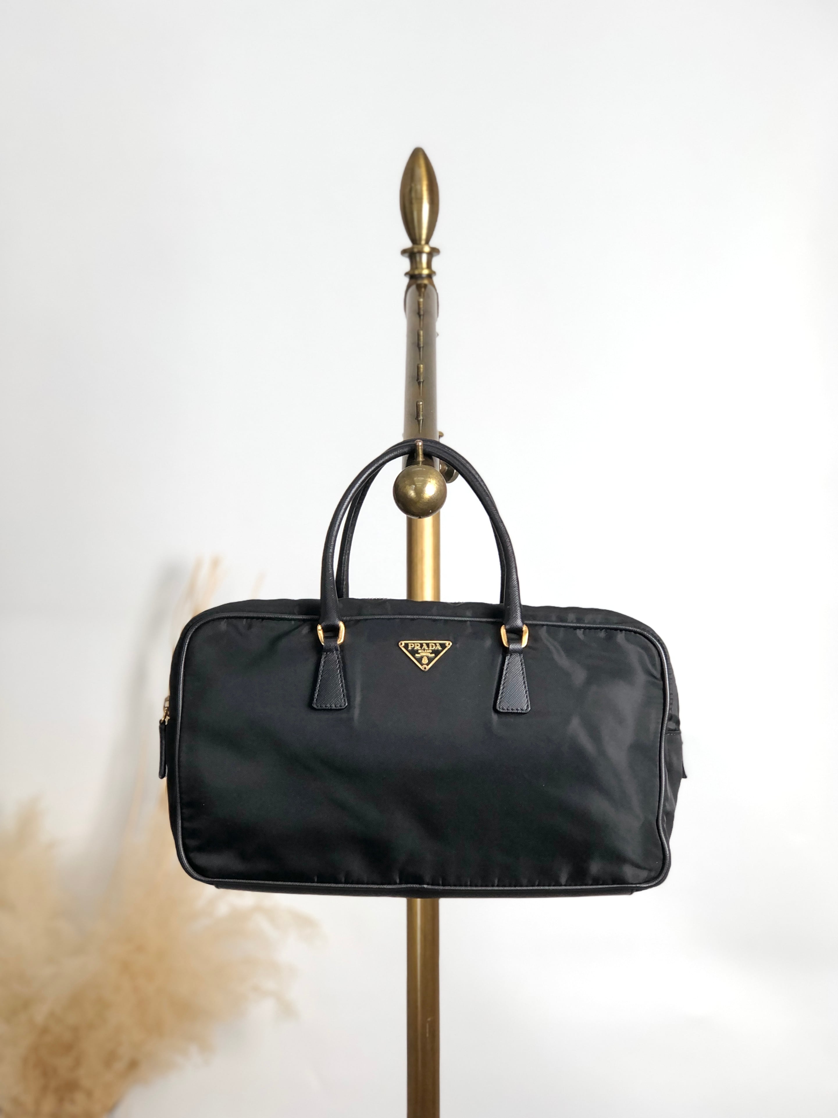 Christian Dior クリスチャン ディオール ブローチ ゴールド リボン