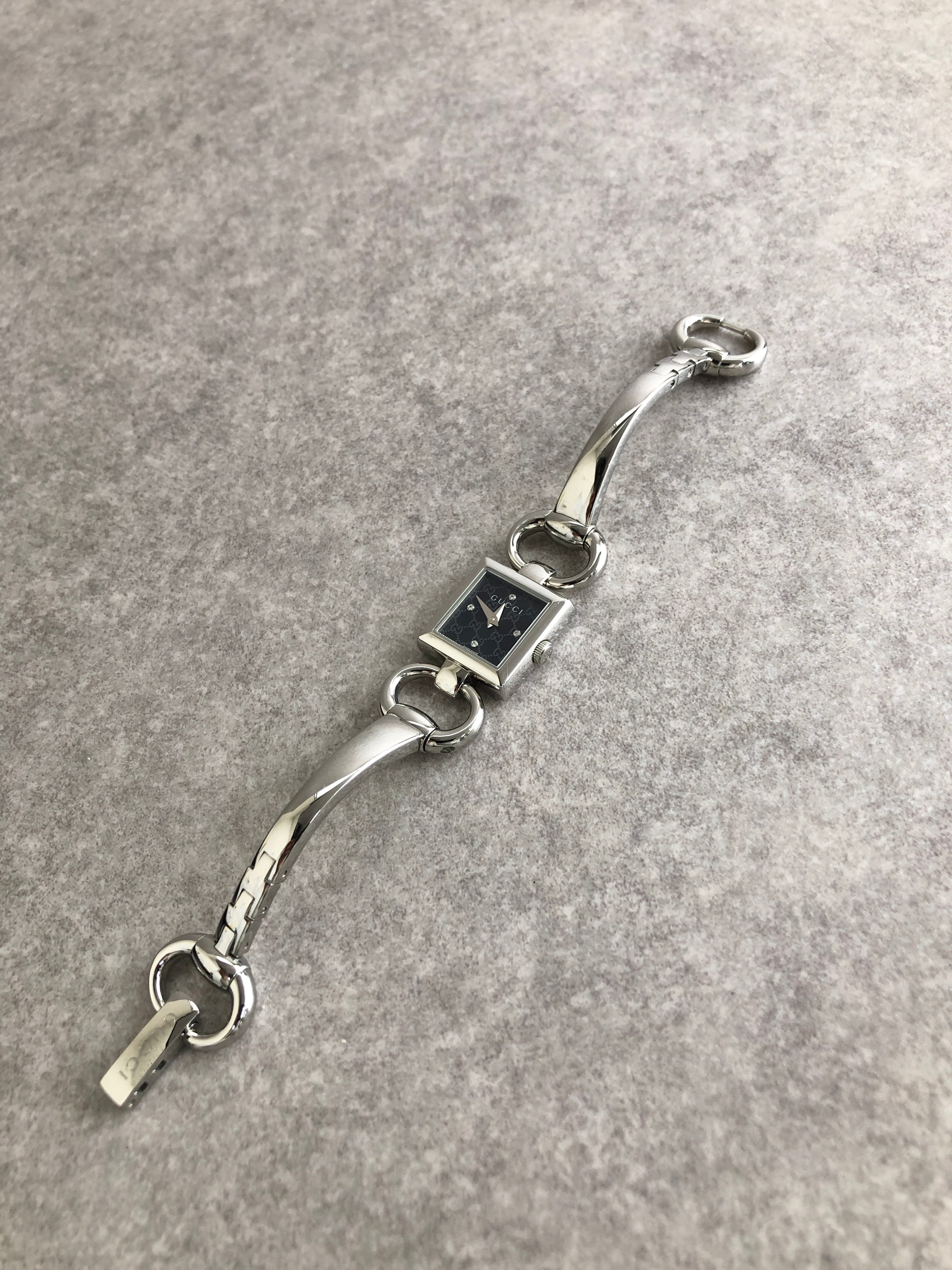 決まりました。グッチ GUCCIレディース時計トルナヴォーニ クォーツ シルバー GUCCI グッチ トルナヴォーニ GG 腕時計 シルバー スクエア ステンレス
