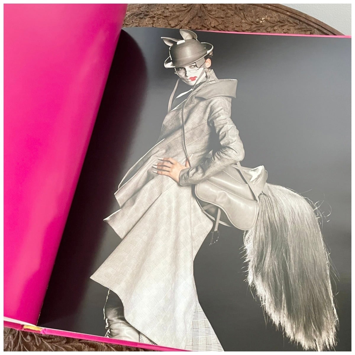古書 洋書 Extreme Beauty: The Body Transformed 服飾史 展覧会図録