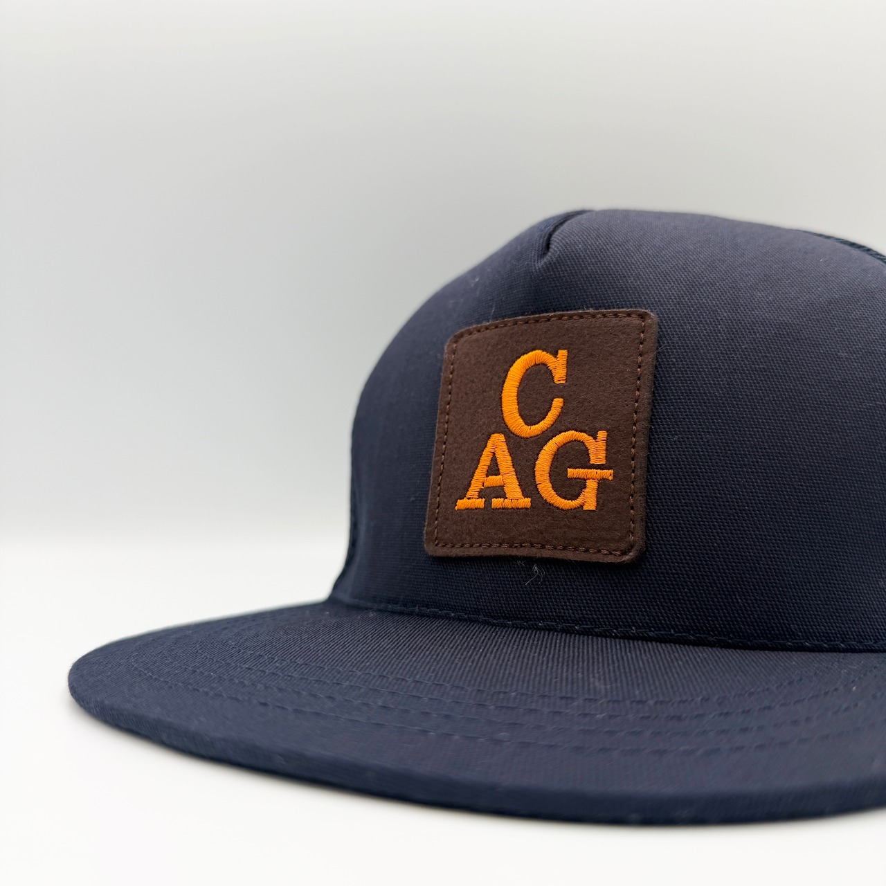 【gifthat別注】Coopers Town Felt on Embroidery Logo Mesh Cap