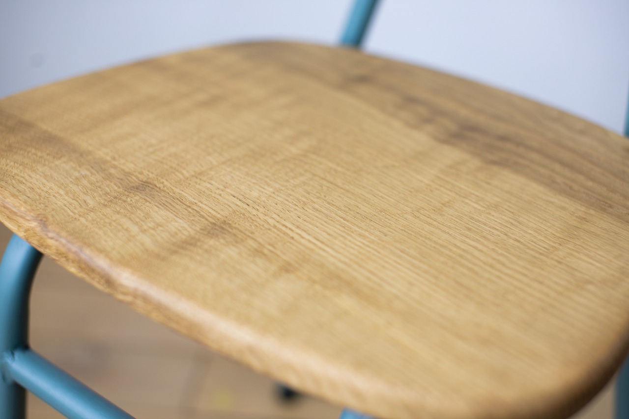 GOOD LUCK CHAIR 010