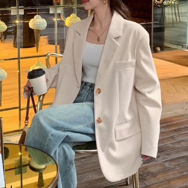 レディース ジャケット 上着  ミディアム丈 袖あり 長袖 ボリューム袖 襟付き ワイド 前開き かわいい 大人可愛い きれいめ シンプル カジュアル 上品 おしゃれ お洒落 レトロ 大人女子 こなれ感 ラフ ラブリー キュート ガーリー 個性的 クール モード系 エレガント モダン 主役級 存在感 抜け感 レディース デート お出かけ 女子会 休日 着回し 普段使い ファッション コーデ スタイル モテ プレゼント 定番 トレンド インスタ映え 色展開