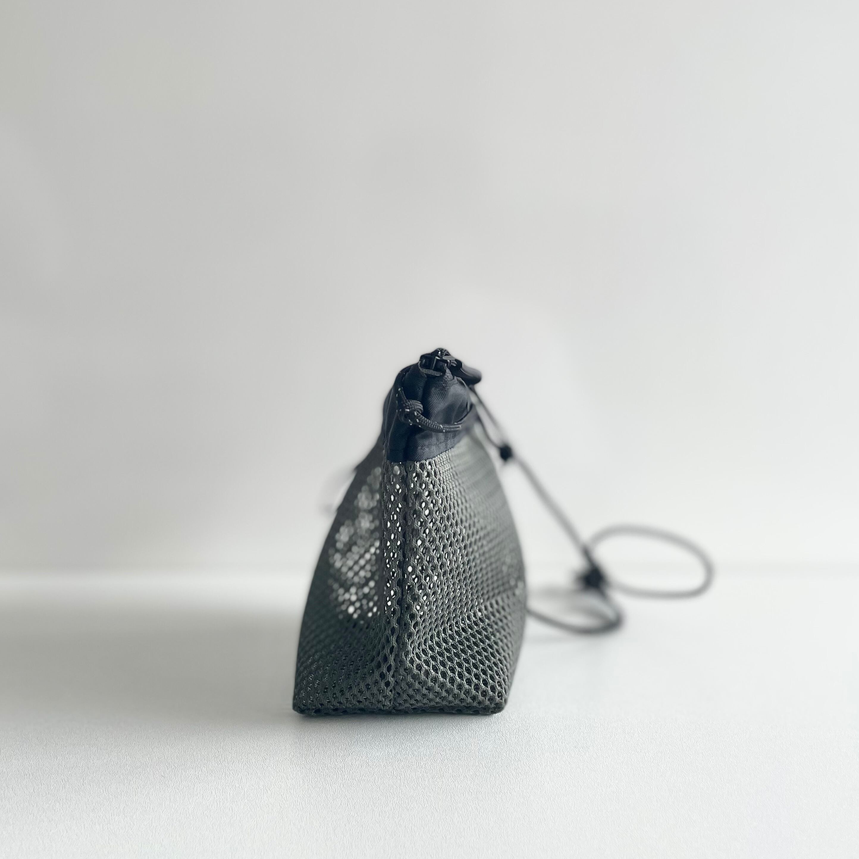 厚手メッシュ素材サコッシュ / 全3色 | wågdog