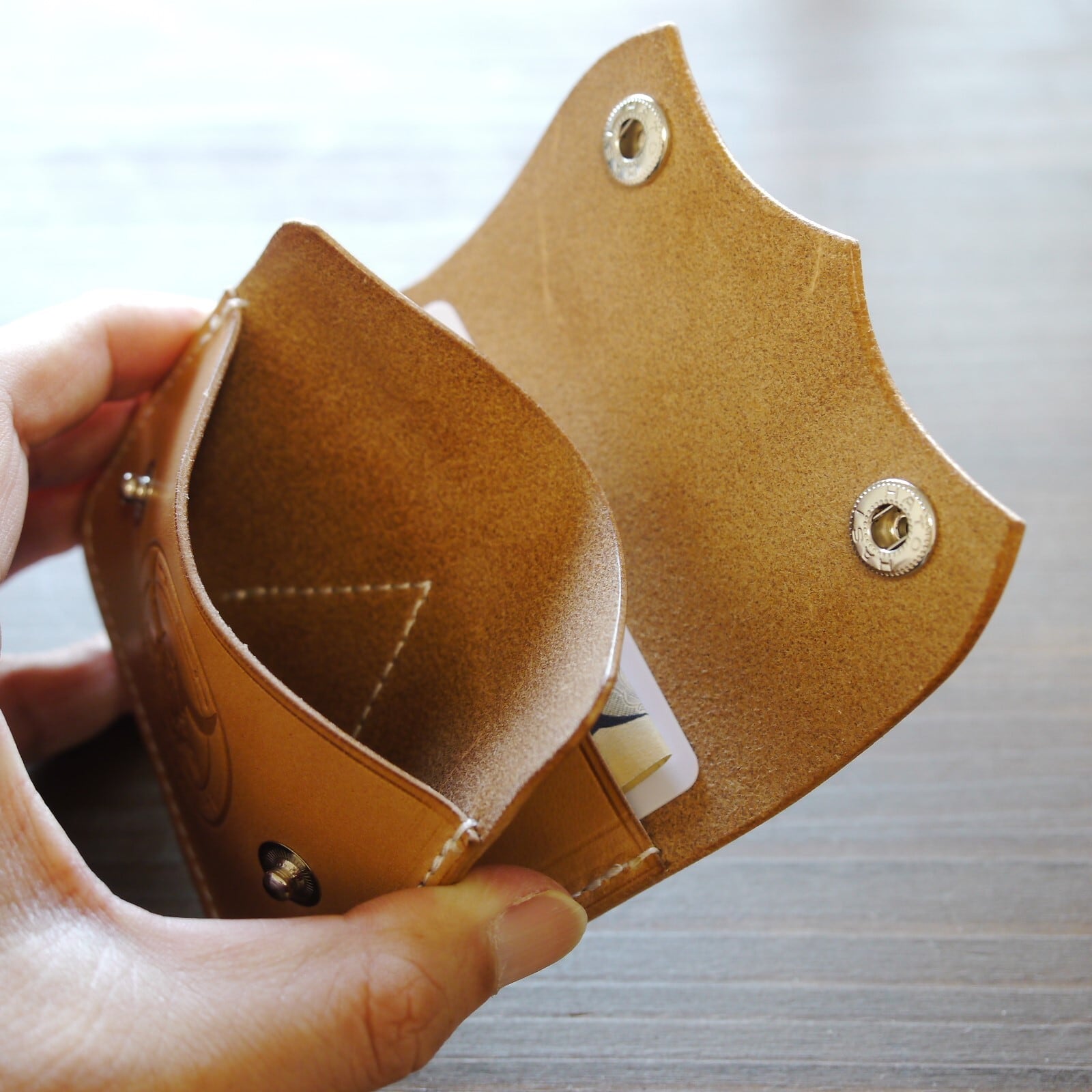 ミニミニトラッカーウォレット・ナチュラル 牛革 ヌメ革 生成り