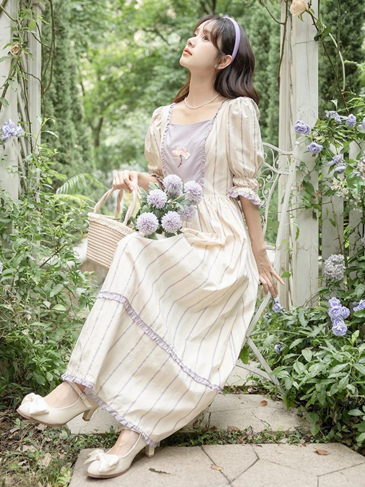 【0023】Striped Back Ribbon Retro Short Sleeve Dress