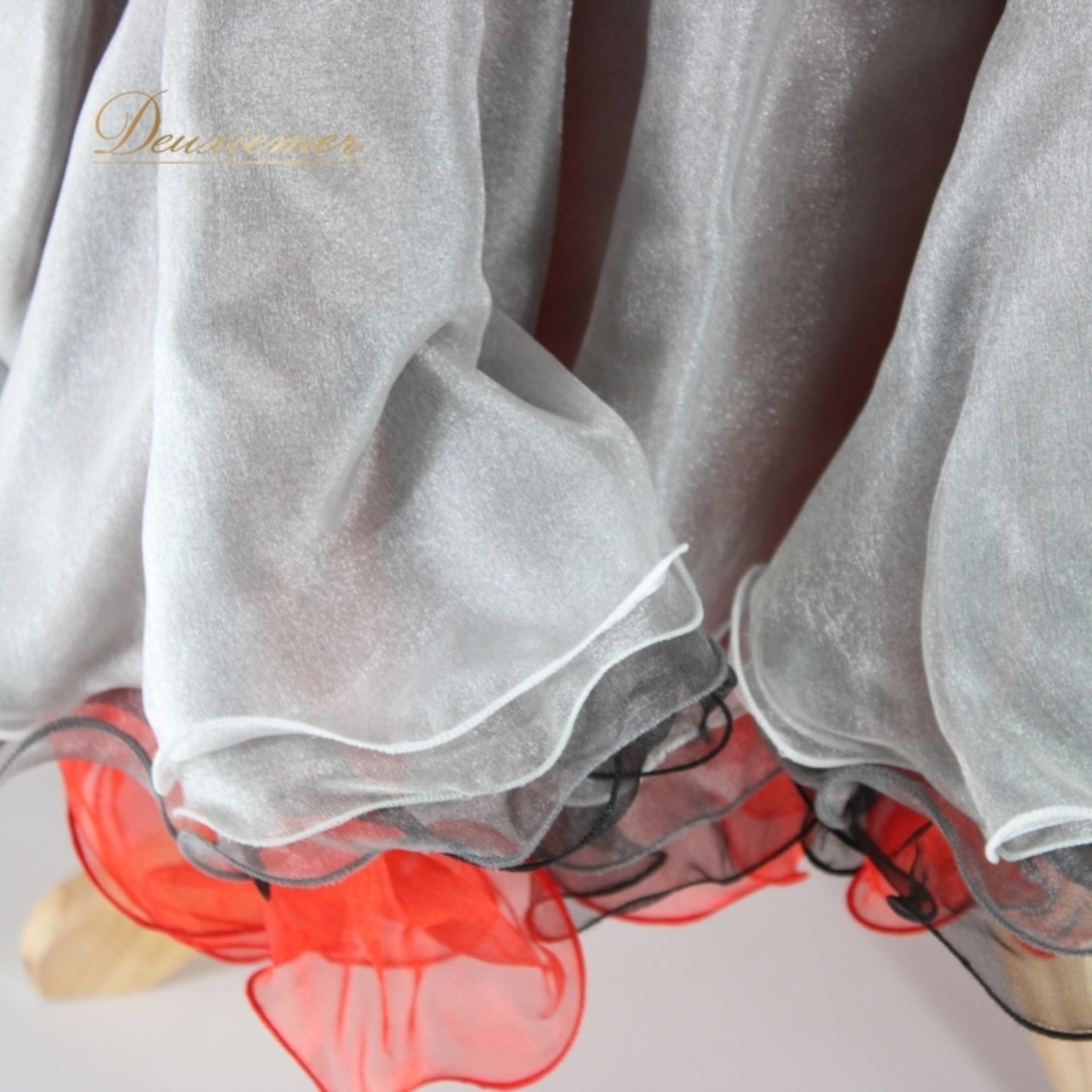 社交ダンス 衣装 スタンダード スカート パニエ ペチコート ICHIOKU イチオク 赤 白 黒 ブラック系 レッド系 ホワイト系 差し色 派手 ウエストゴム 伸縮性 ポリエステル ポリウレタン おしゃれ スリム 着やすい カジュアル 舞踏会 ダンスウェア フィット感 動きやすい パーティー ステージ衣装 レディース シルエット 鮮やか 個性的