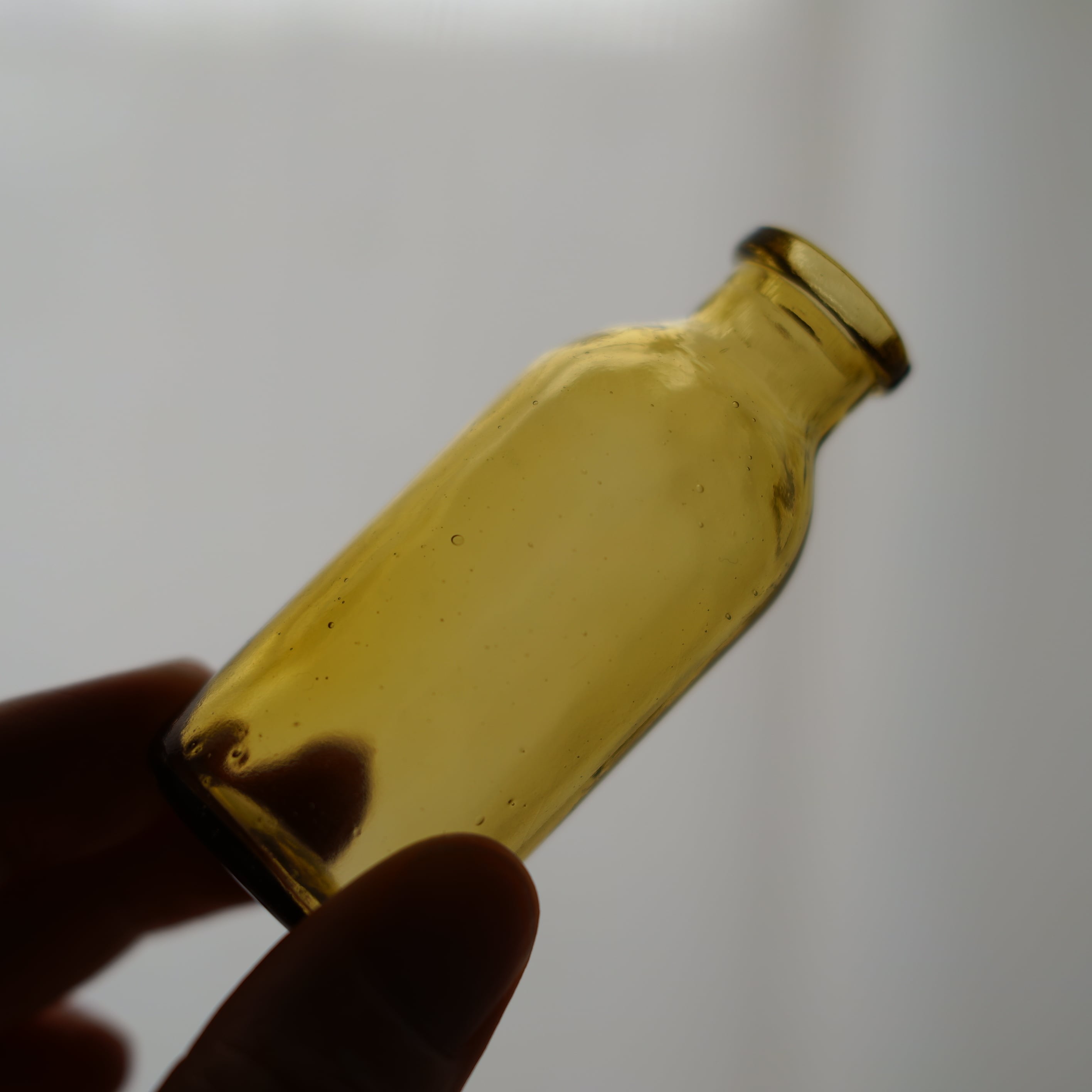 KARHULA / Glass Medicine Bottle B | troldhaugen antiques ｜ 北欧