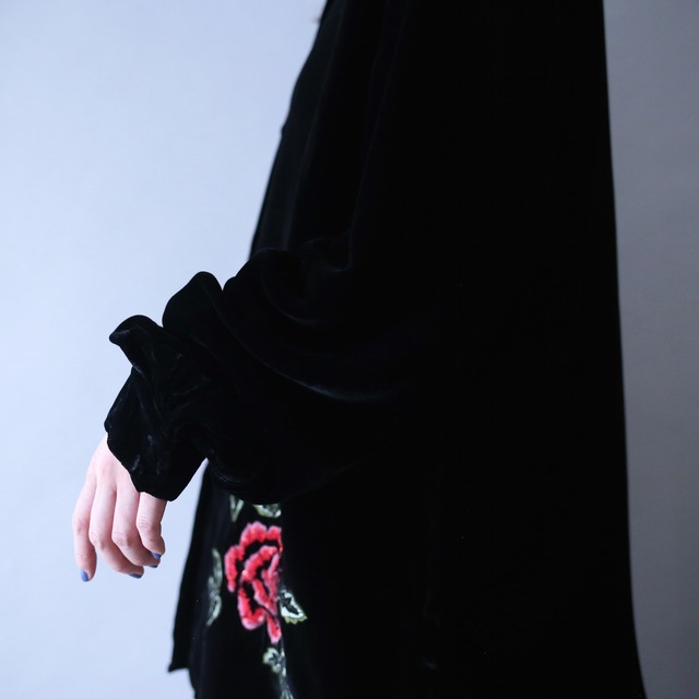 "刺繍×薔薇" asymmetry design loose silhouette black velours shirt