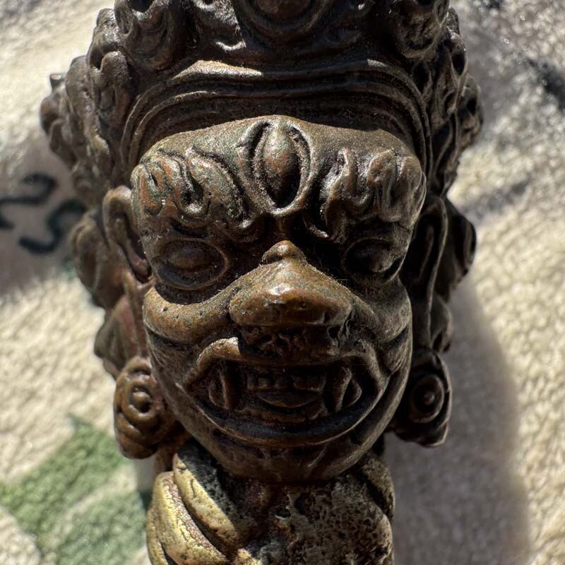 チベット仏教、密教の法具、ネパールの真鍮製のドルジェ、Vajra