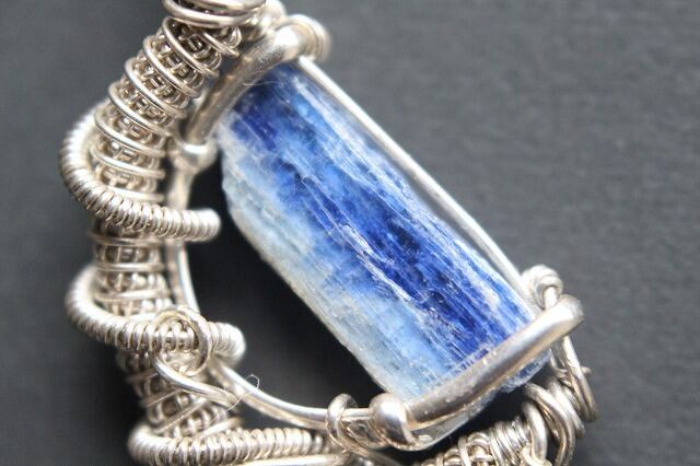 Kyanite silver925 wirewrapping pendant