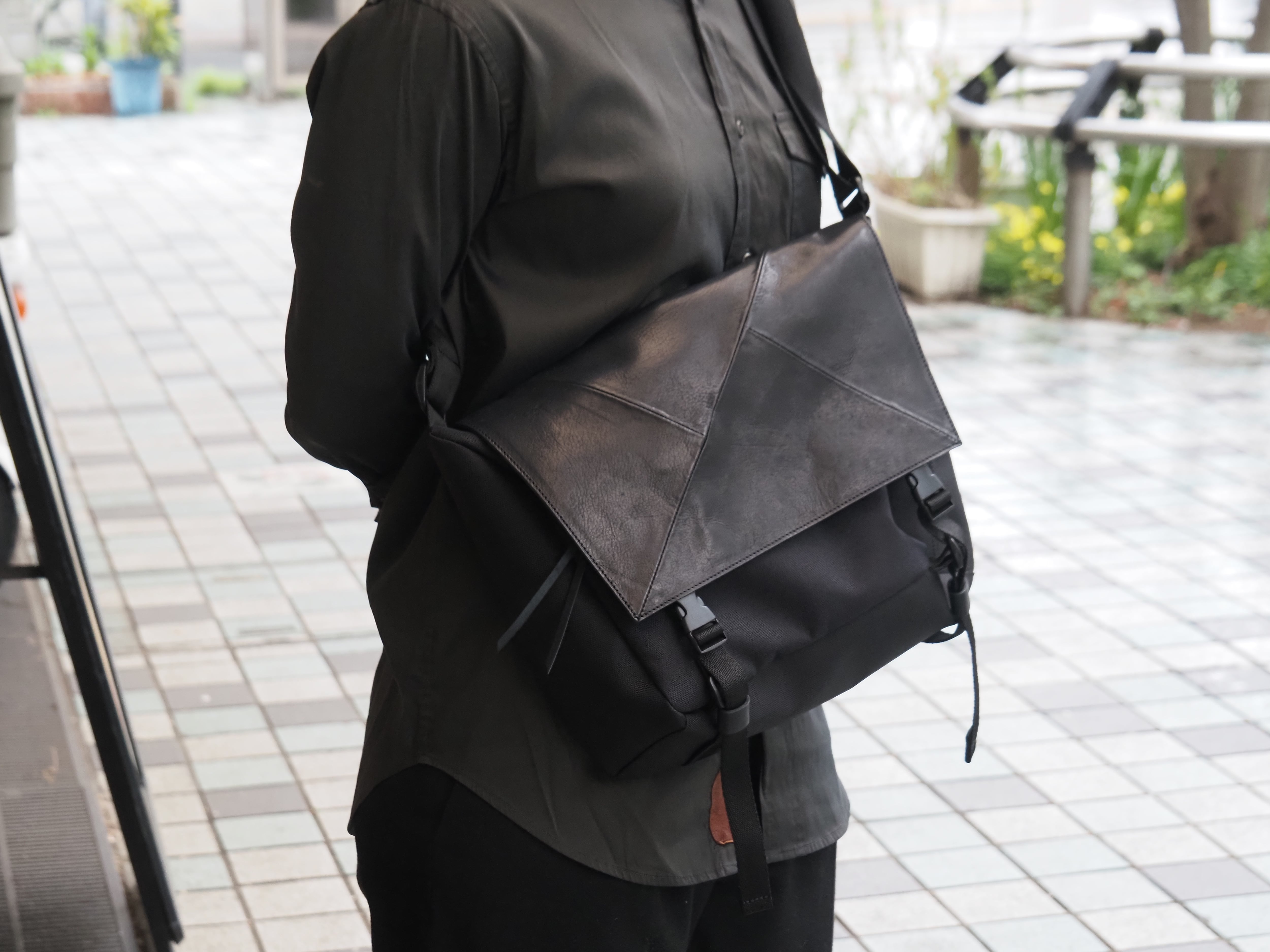 MESSENGER（NV×BLACK） | FORESENT