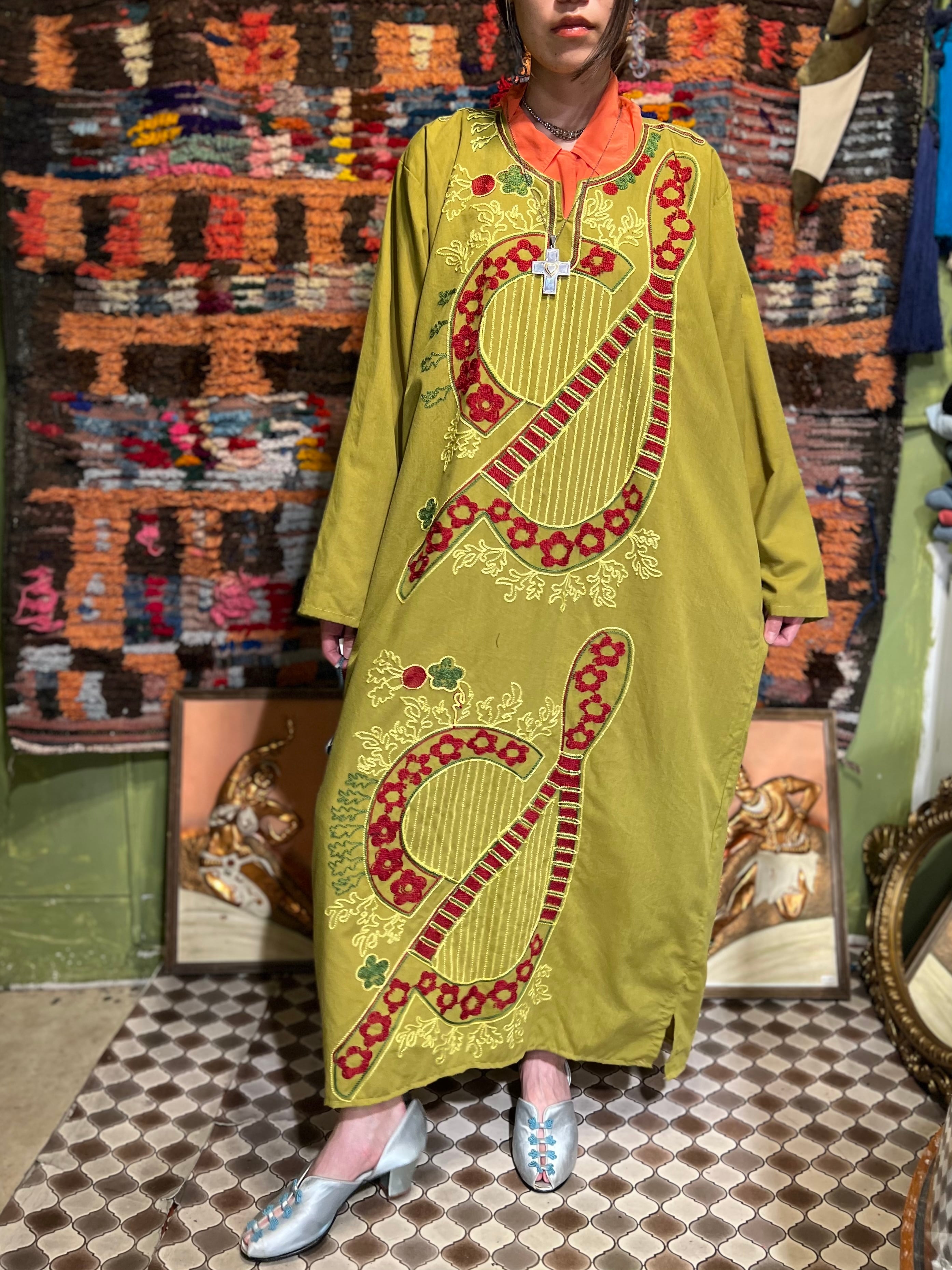 70s Kiwi color × embroidery cotton dress ( ヴィンテージ キウイ ...