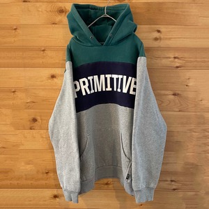 【primitive】ブランドロゴ プリント プルオーバー パーカー Mサイズ スケボー スケートボード アメリカ古着