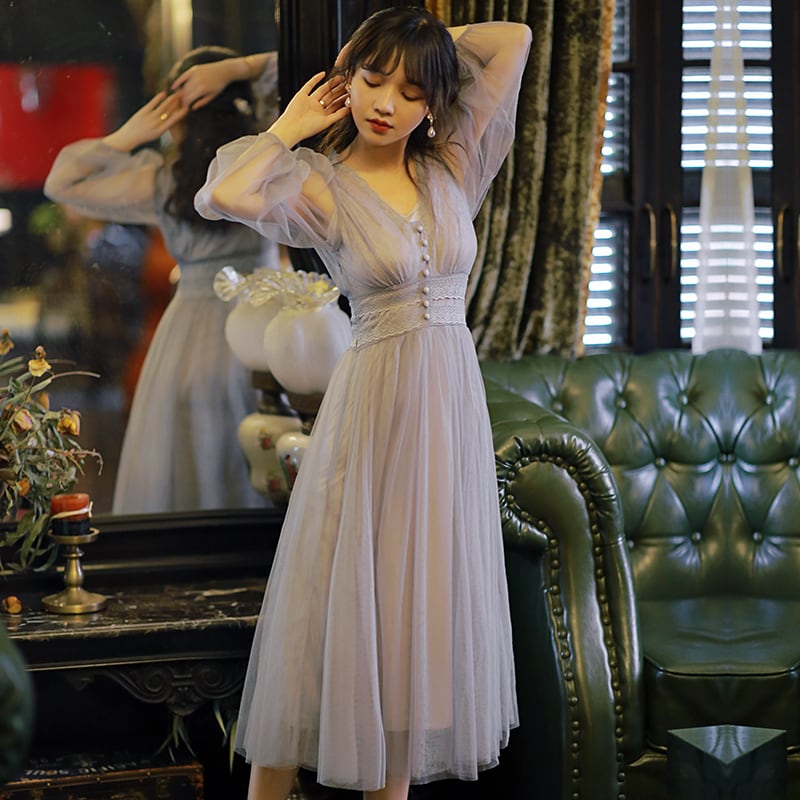 セレブの仰天シースルー＆ネイキッドドレス20連発｜パーティーバッグ 