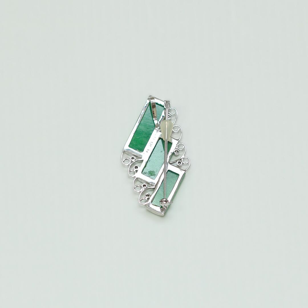 翡翠ペンダントトップ K18WG デザインブローチ兼ペンダント A貨翡翠