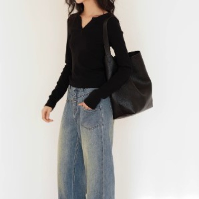 Vネックスリムフィットカットソー