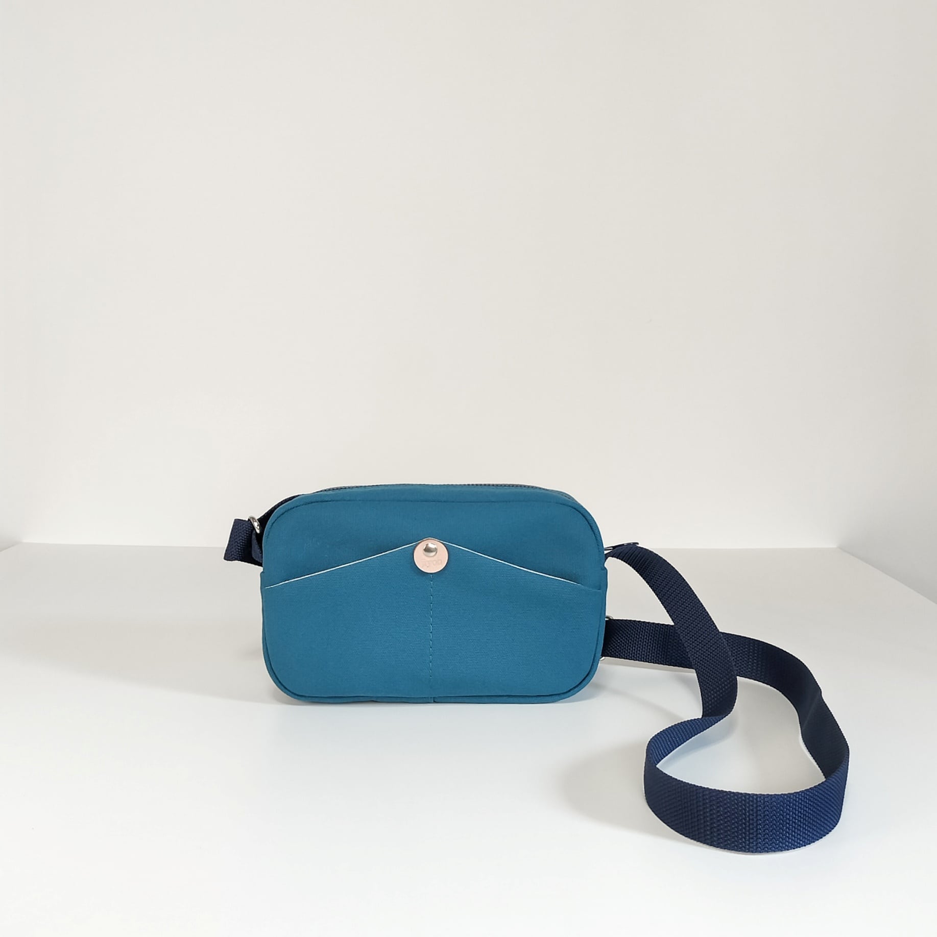 レクタングルポシェット ミネラルブルー