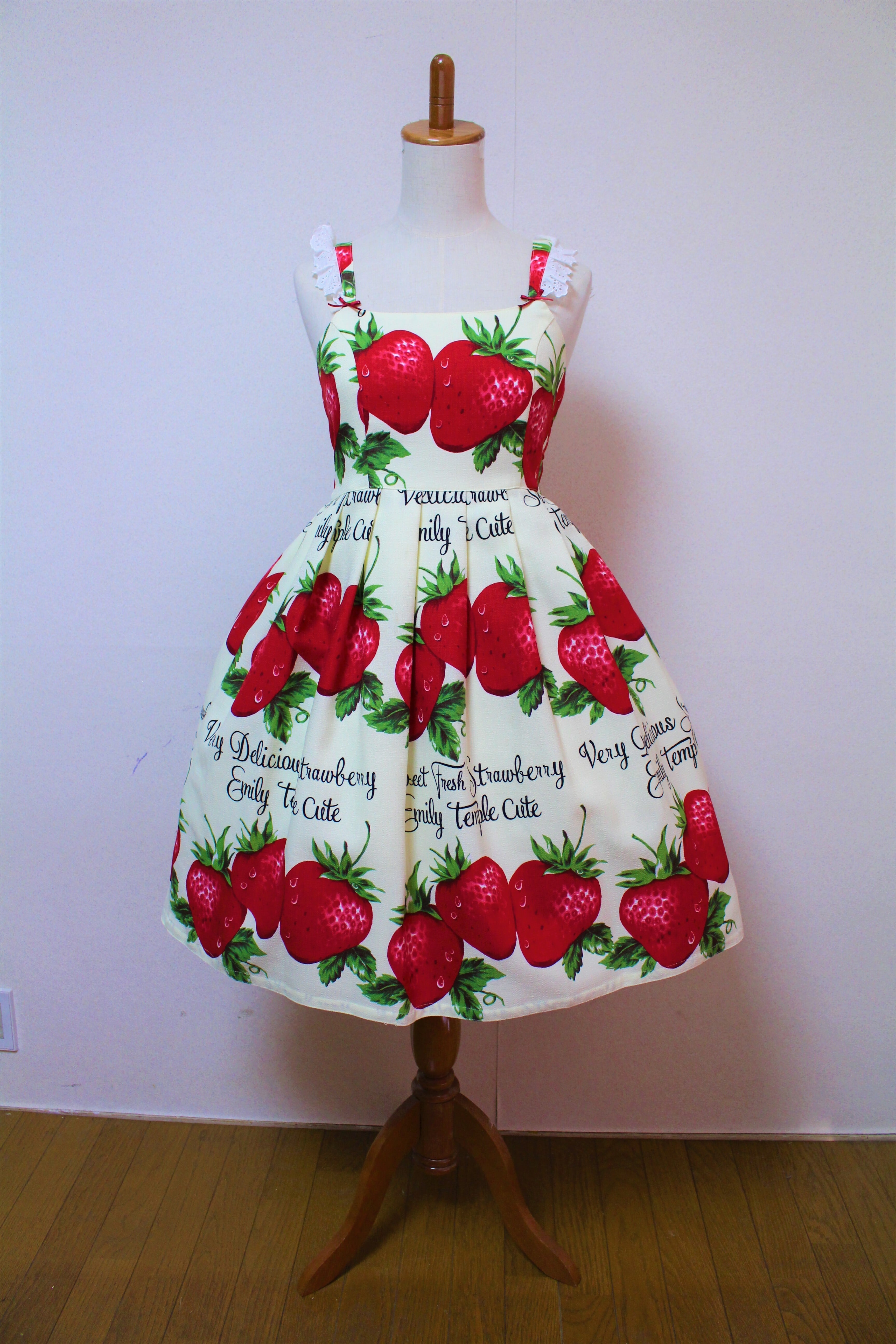 Emily Temple Cute フレッシュストロベリーキャミワンピース