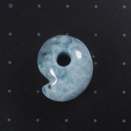 糸魚川翡翠 青ヒスイ まる勾玉 9.0g Itoigawa blue Jadeite Magatama