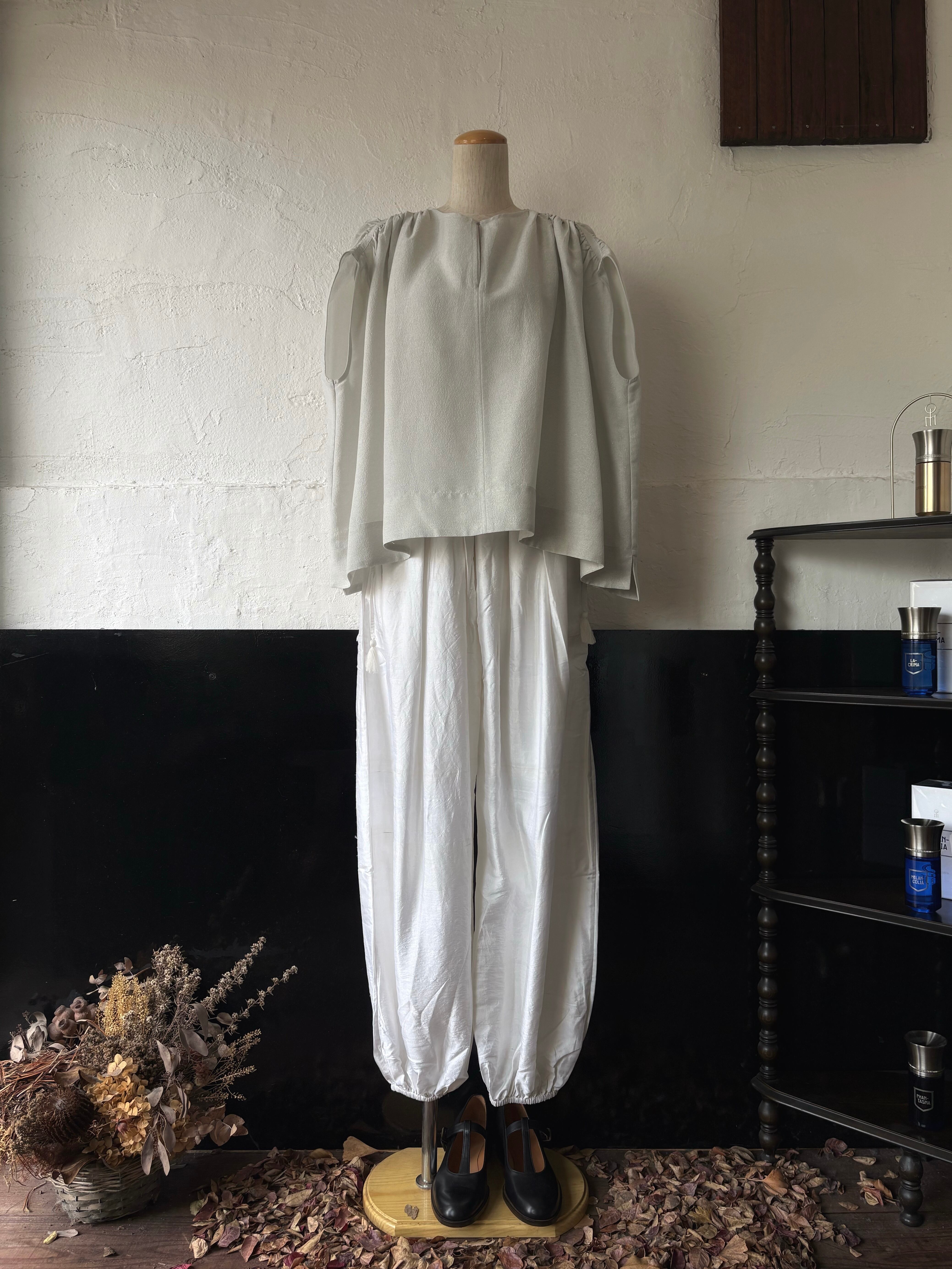 TENNE HANDCRAFTED MODERN shoulder gather pullover | TALE COCOON