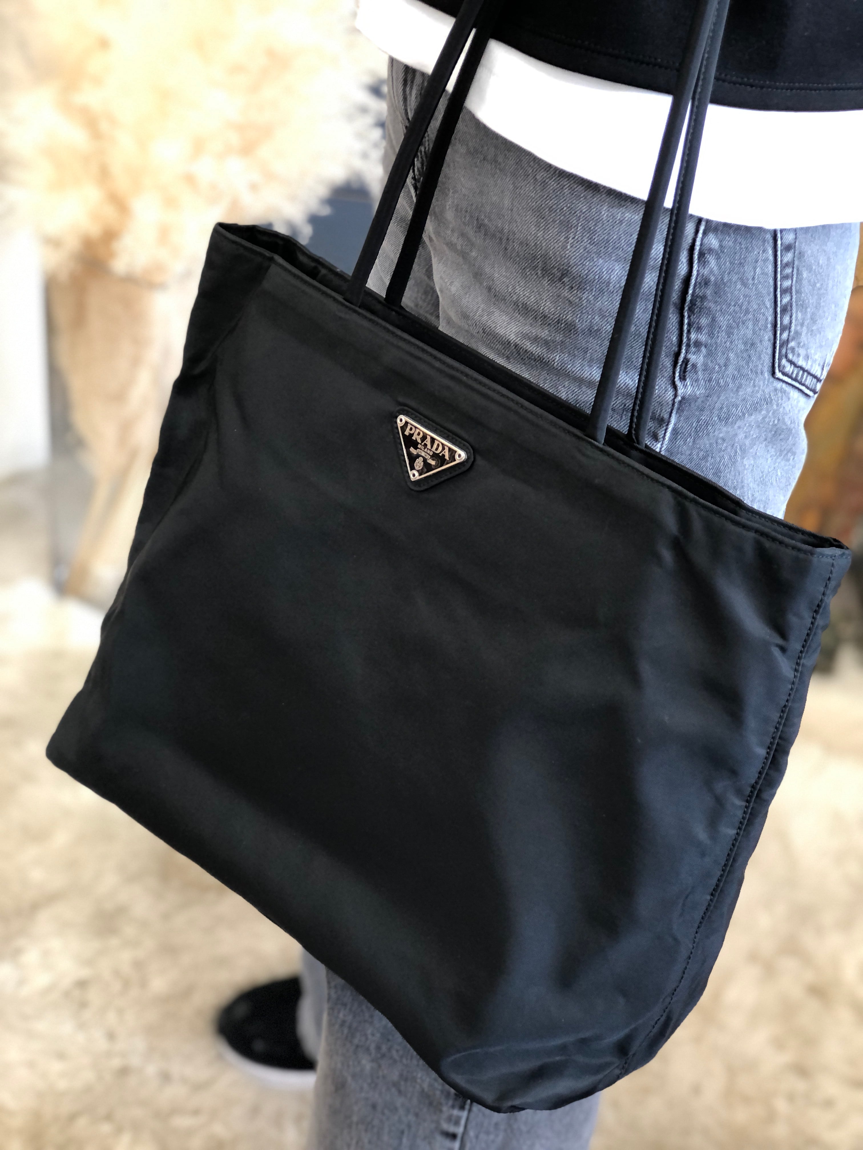 【極美品】PRADA 三角ロゴ トートバッグ ナイロン サフィアーノレザー 黒マチ14cm