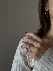 モードラインピアス