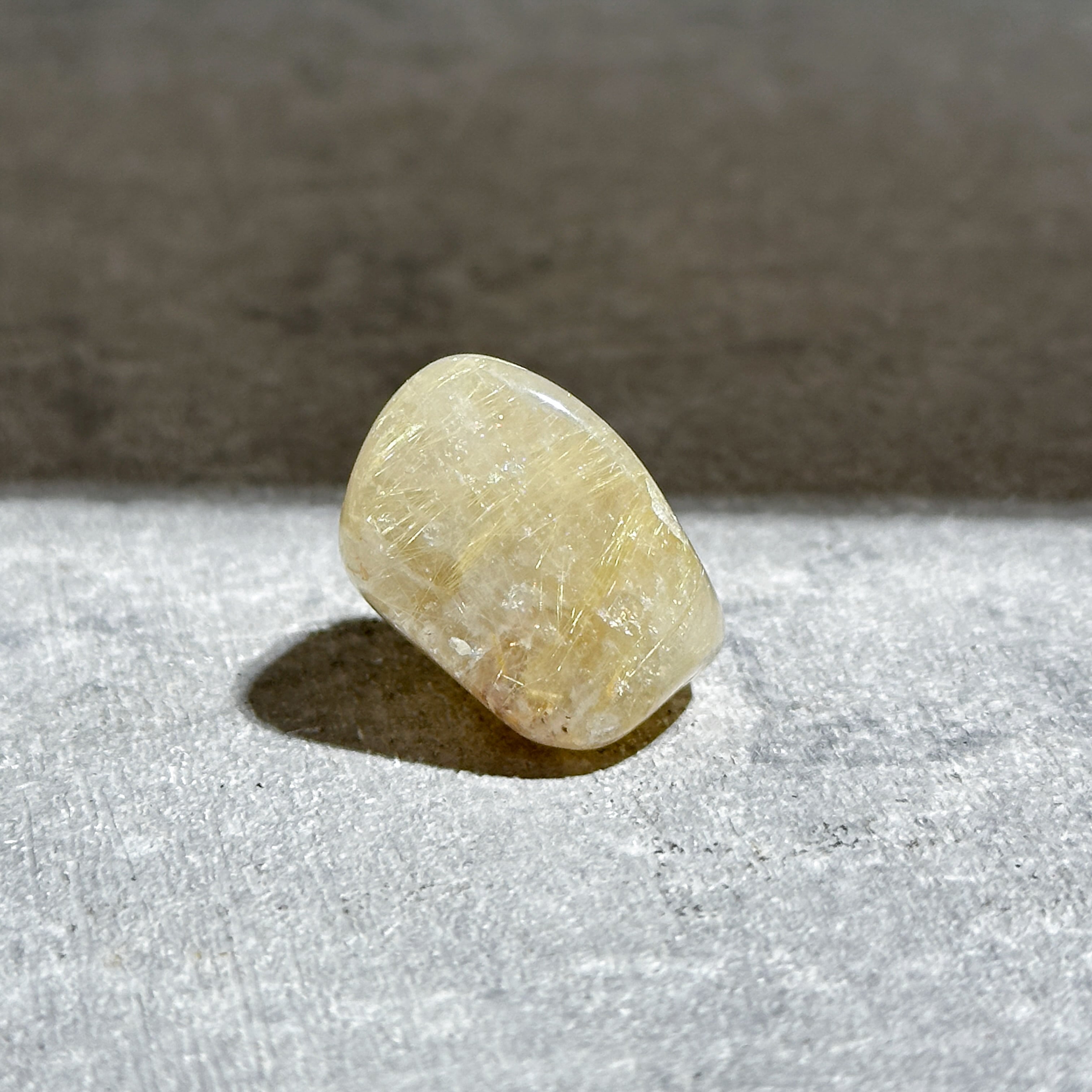 ルチルインクォーツ タンブル 72◇ Rutile in Quartz◇天然石・鉱物