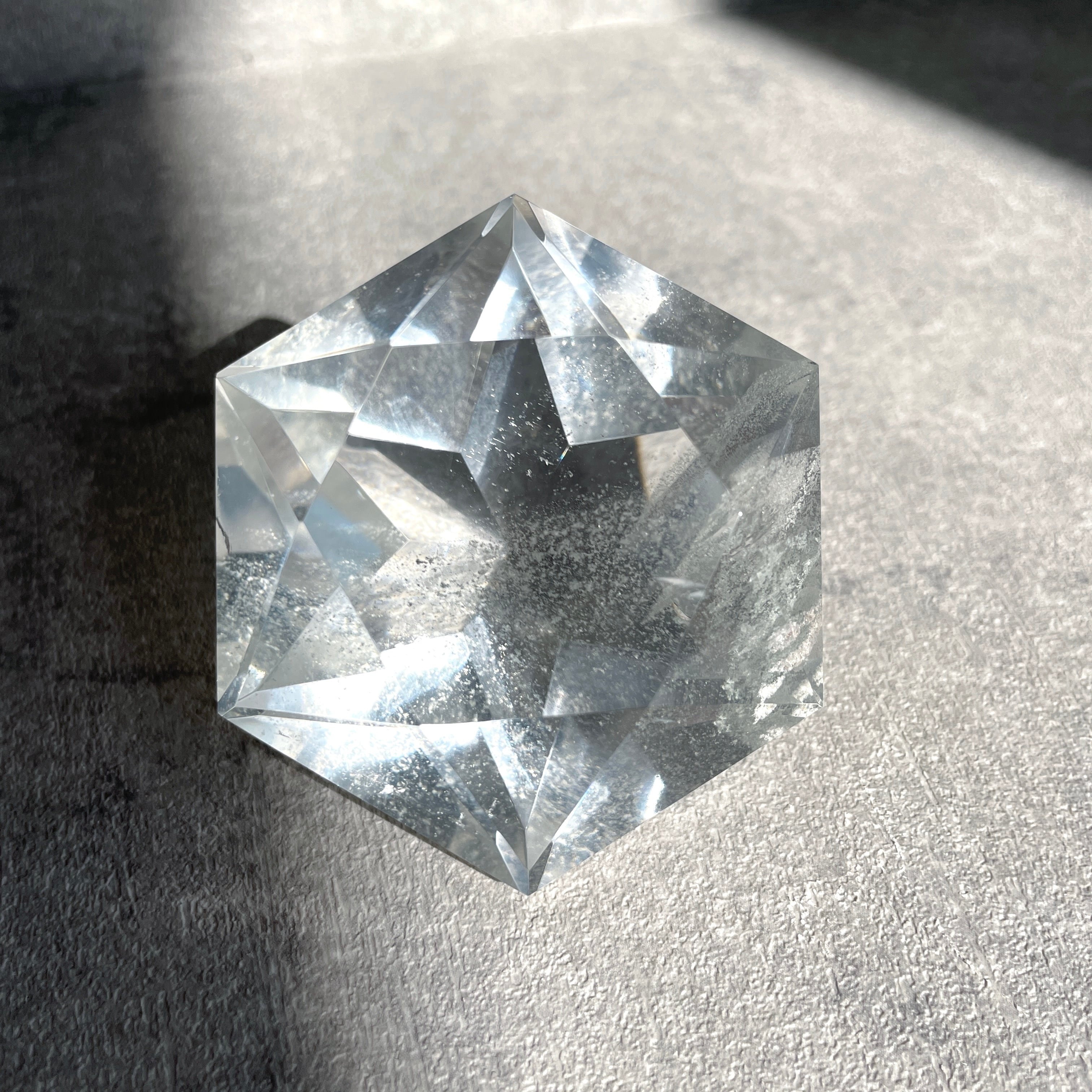 タキオン水晶 ✿ 神聖幾何学クォーツ発振器（ピラミッド型パワーストーン）
