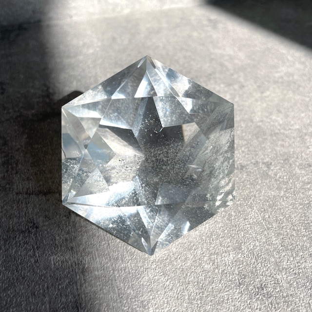 【高品質】ファントム入り△ミナスジェライス産クリアクォーツ ダイヤモンドカット07◇Clear Quartz Diamond◇天然石・鉱物・パワーストーン