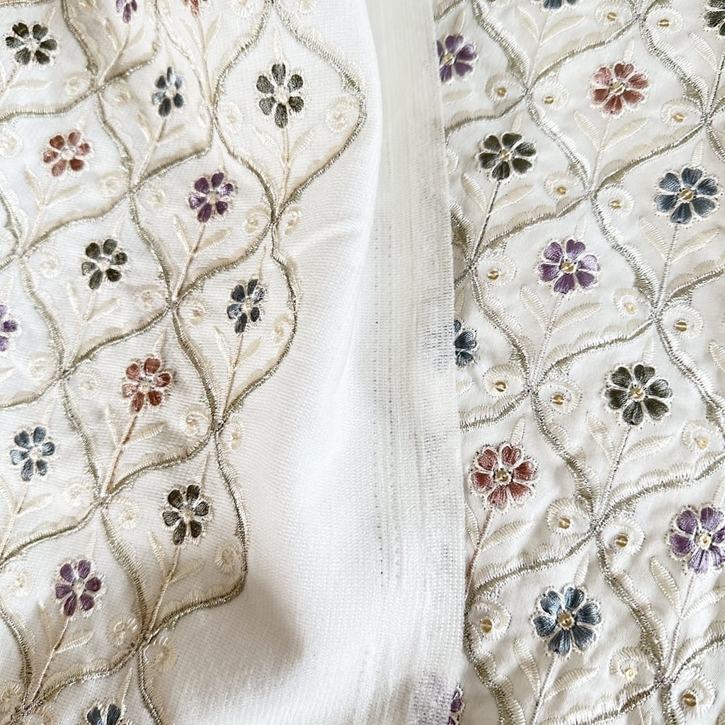 インド製 刺繍布地 NEW】インド刺繍生地＊ 112cm巾 長さ50cm 生地 AMBER 通販 18428894