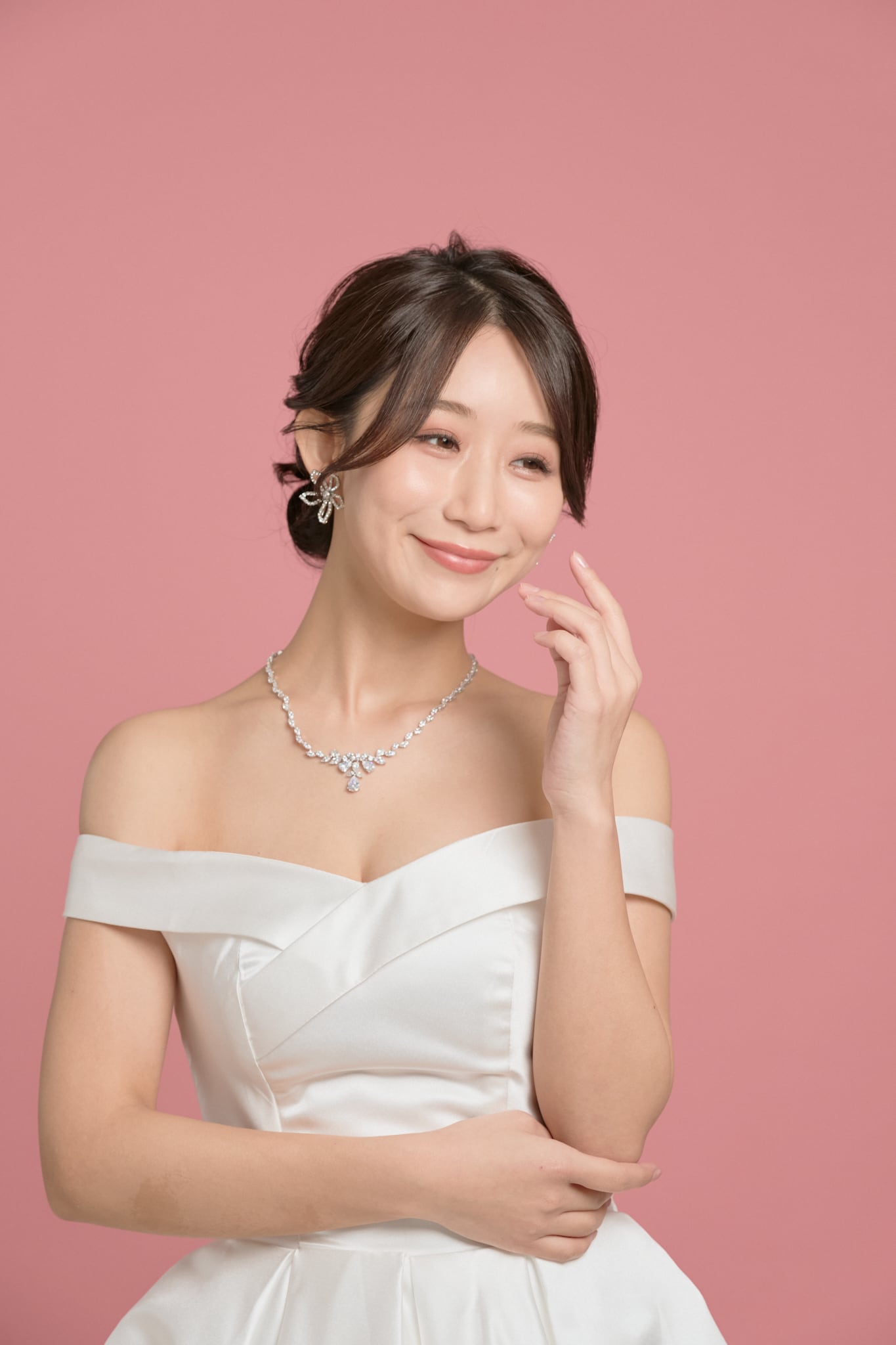 Elizabeth Bower】Pavet Stud Smallシルバーイヤリング/ピアス