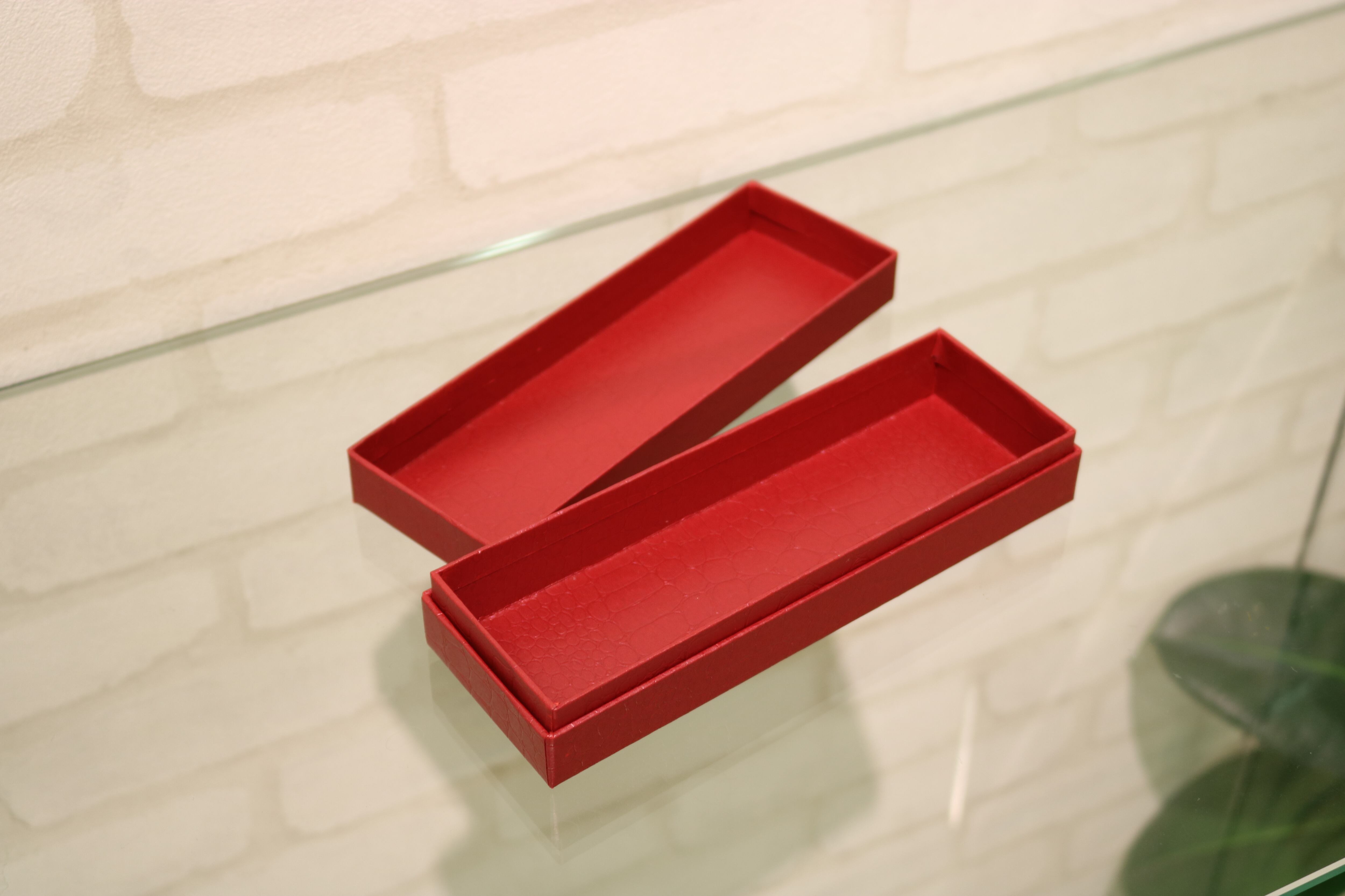 クロコ調のペンケース（ワインレッド） | 長谷川紙器工業所