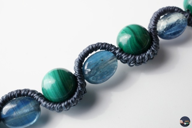 マラカイト＆カイヤナイトの一点物マクラメブレスレット＜自分が変わる決意を＞