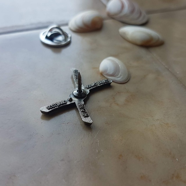 Made in Scotland "Tied knotted rope" ピンバッチ (pot-96)