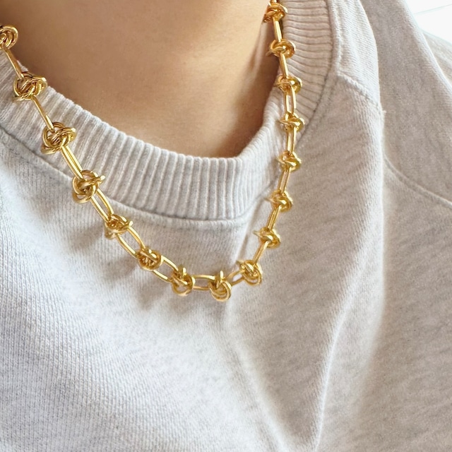 particular gold necklace