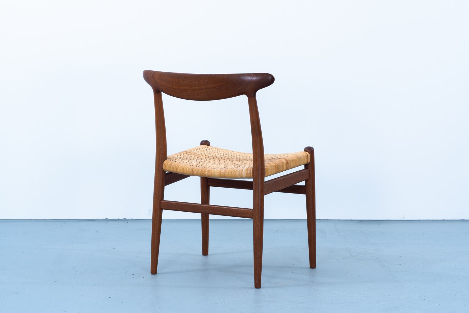 Hans J Wegner | W2 dining chair | kaikki gallery | 北欧