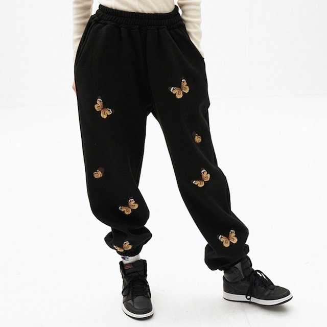 [ODDONEOUT] Butterfly needlework sweatpants_BK 正規品 韓国ブランド 韓国ファッション 韓国代行 韓国通販 パンツ