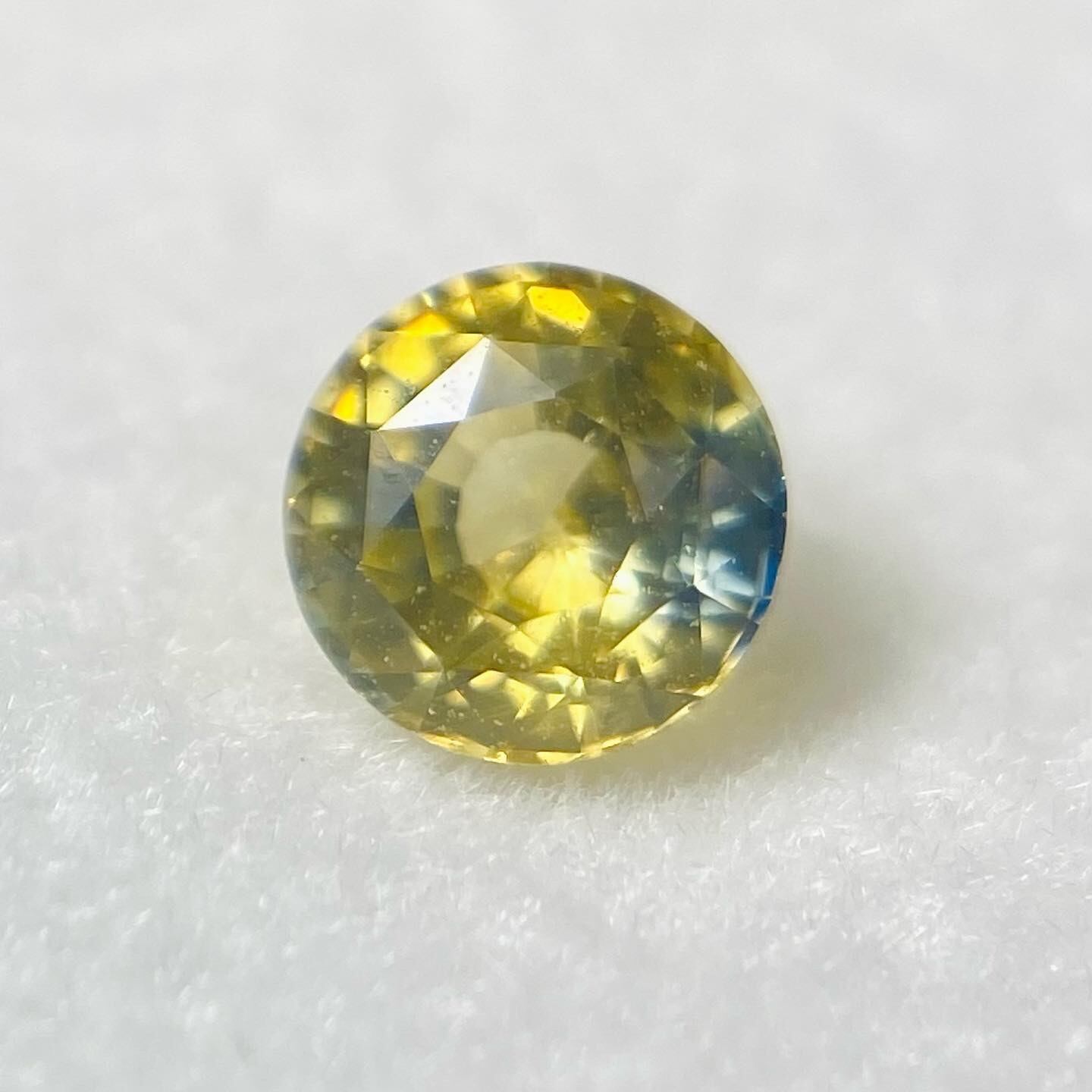 もうすぐ満月なサファイア