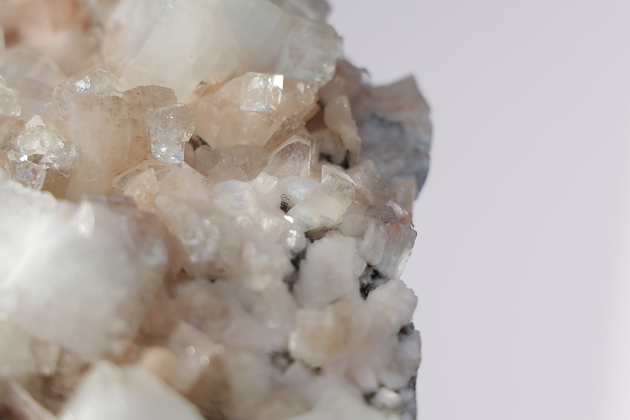 「華やぐ心」ピンクスティルバイト×アポフィライト | Pink Stilbite with Apophylite ◇ 天然石・鉱物・パワーストーン・原石 | st00170