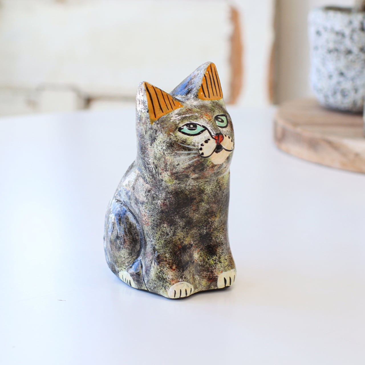 ペーパーマッシュ お座りまだらネコ｜カシミール伝統工芸 手描き 猫