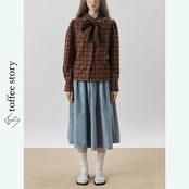 格子に赤が踊る結び：ビッグリボンチェックシャツ《XU0283》