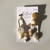 天秤デザイン 大振り アシンメトリーピアス