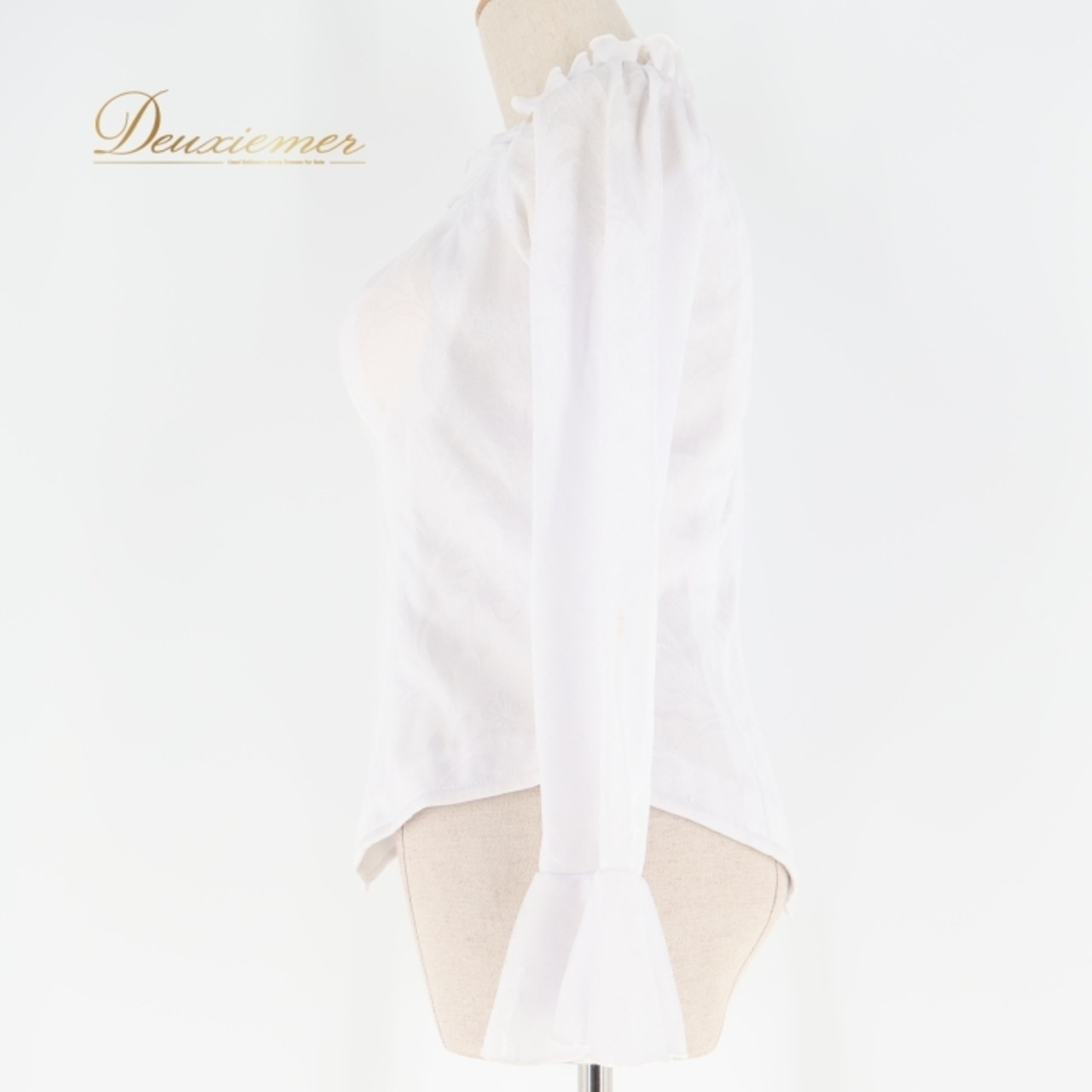 フラメンコ 衣装 トップス ブラウス 白 長袖 フリル ダンス パーティ 発表会 ホワイト系 フリルデザイン おしゃれ ダンス衣装 イベント用コスチューム エレガント レディース スタイリッシュ