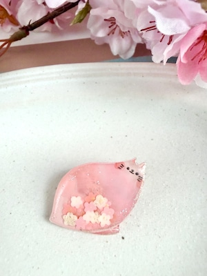 ブローチ『桜の花びらにゃんこ☆』