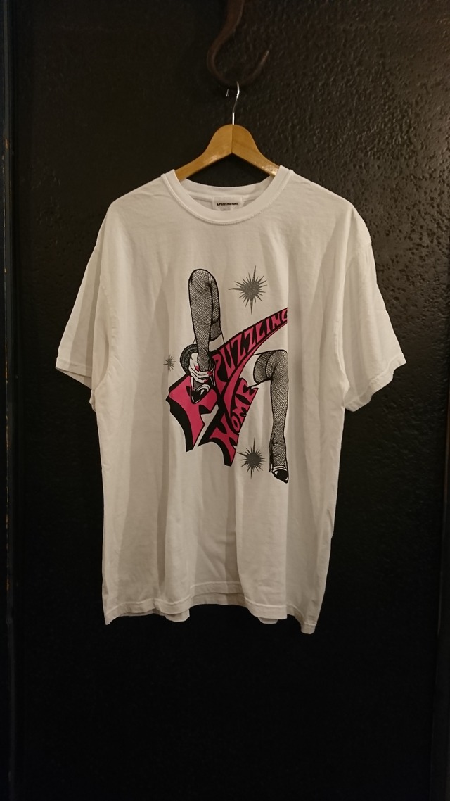 A PUZZLING HOME "FISHNET TIGHTS TEE" White Color