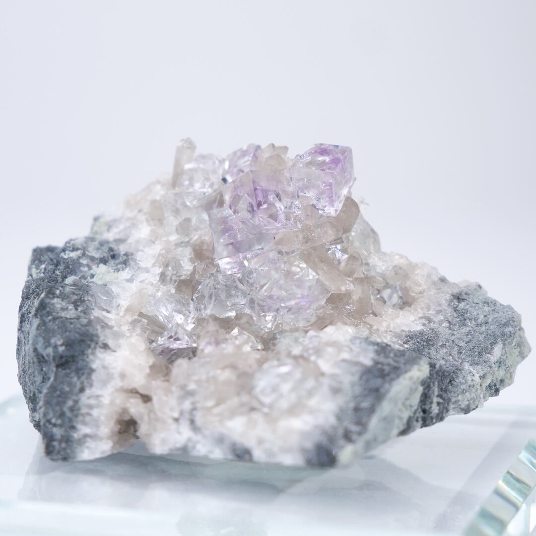 シャンファーリン産 フローライト スモーキークォーツ 共生 / 原石