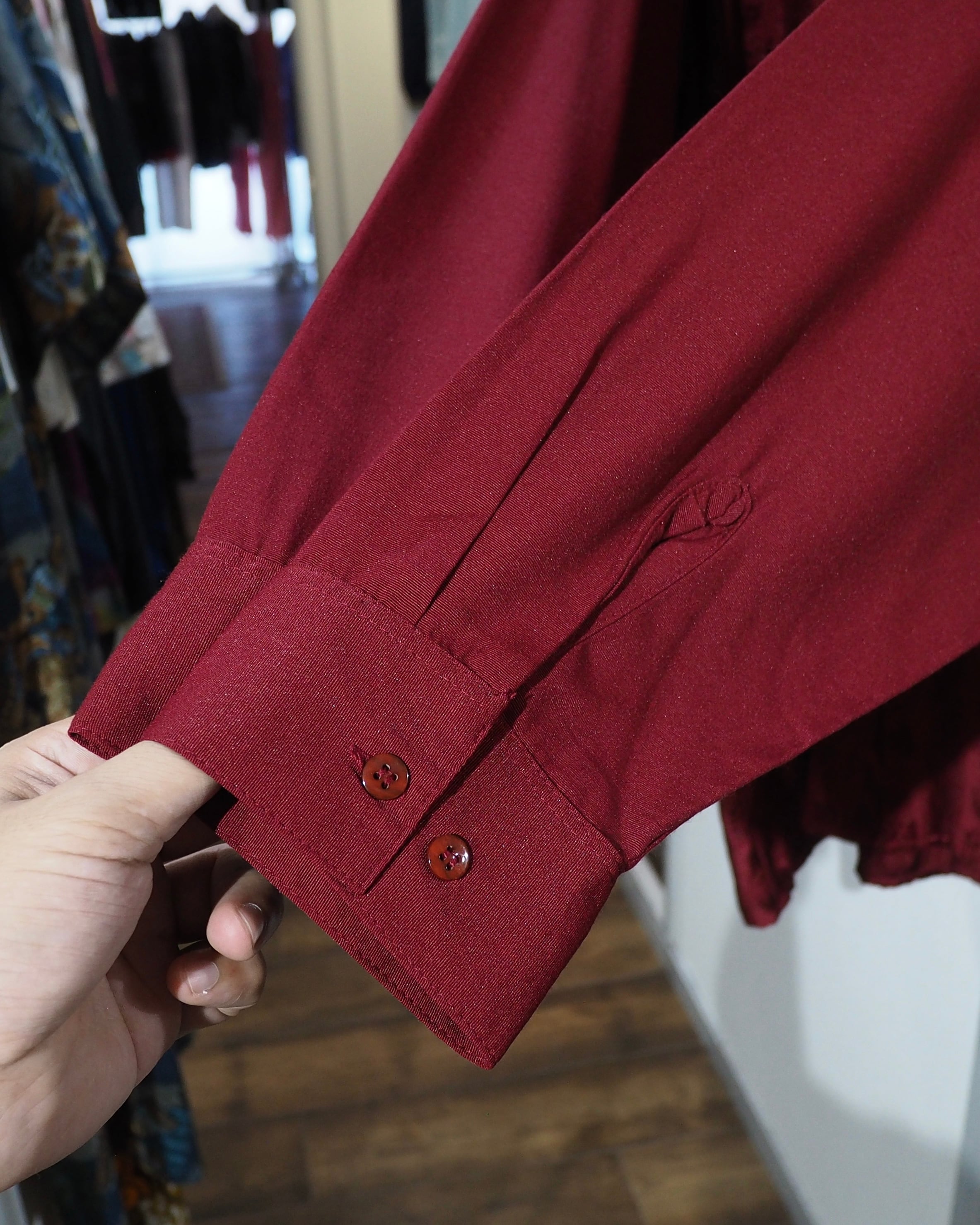 1990s Beautiful Dark Bordeaux × Gold Button Vintage Over silhouette No collar shirt