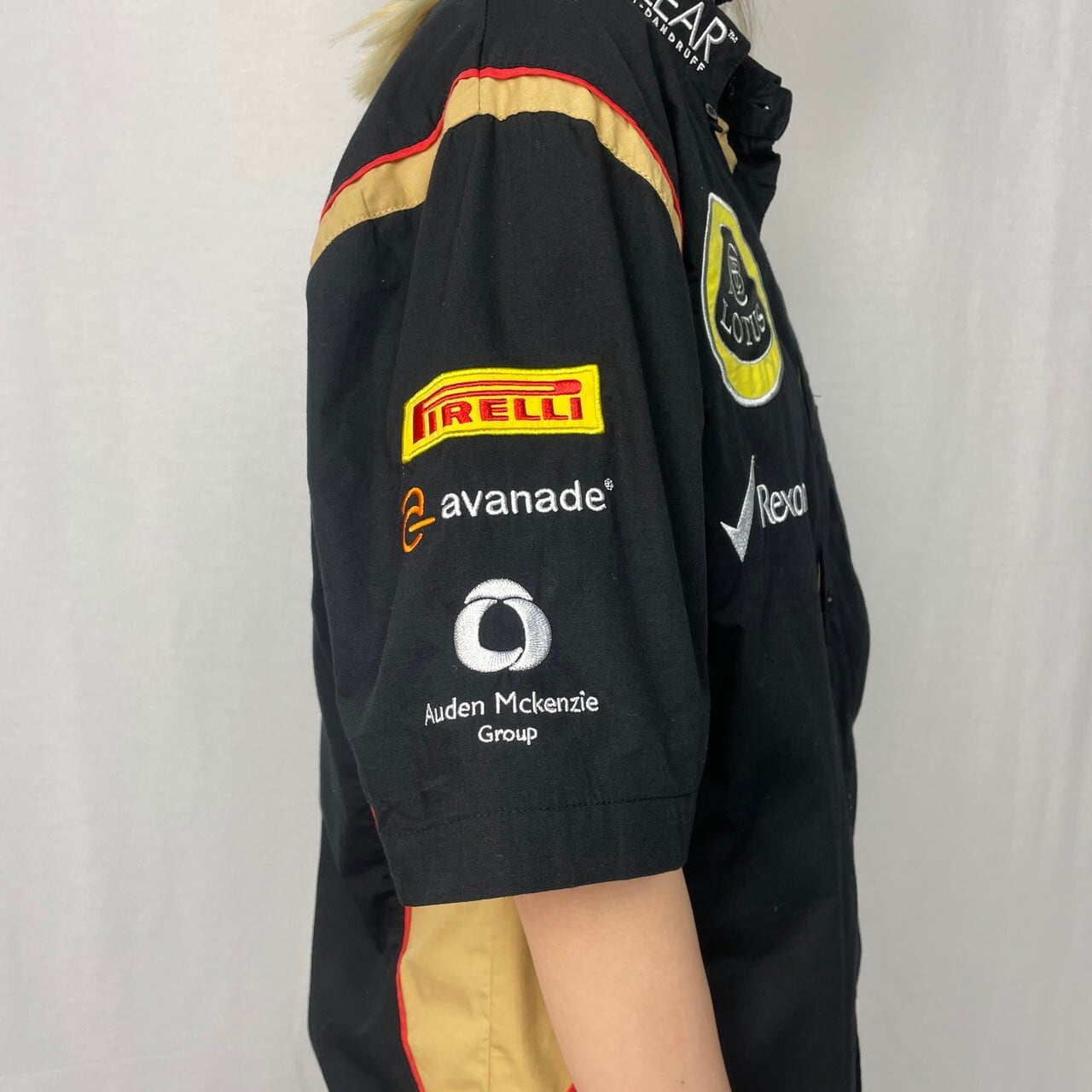 未使用品 NASCAR CAFE シャツ 半袖 レーシング ワッペン 刺繍 希少 未使用品 NASCAR CAFE シャツ 半袖 レーシング ワッペン 刺繍 希少