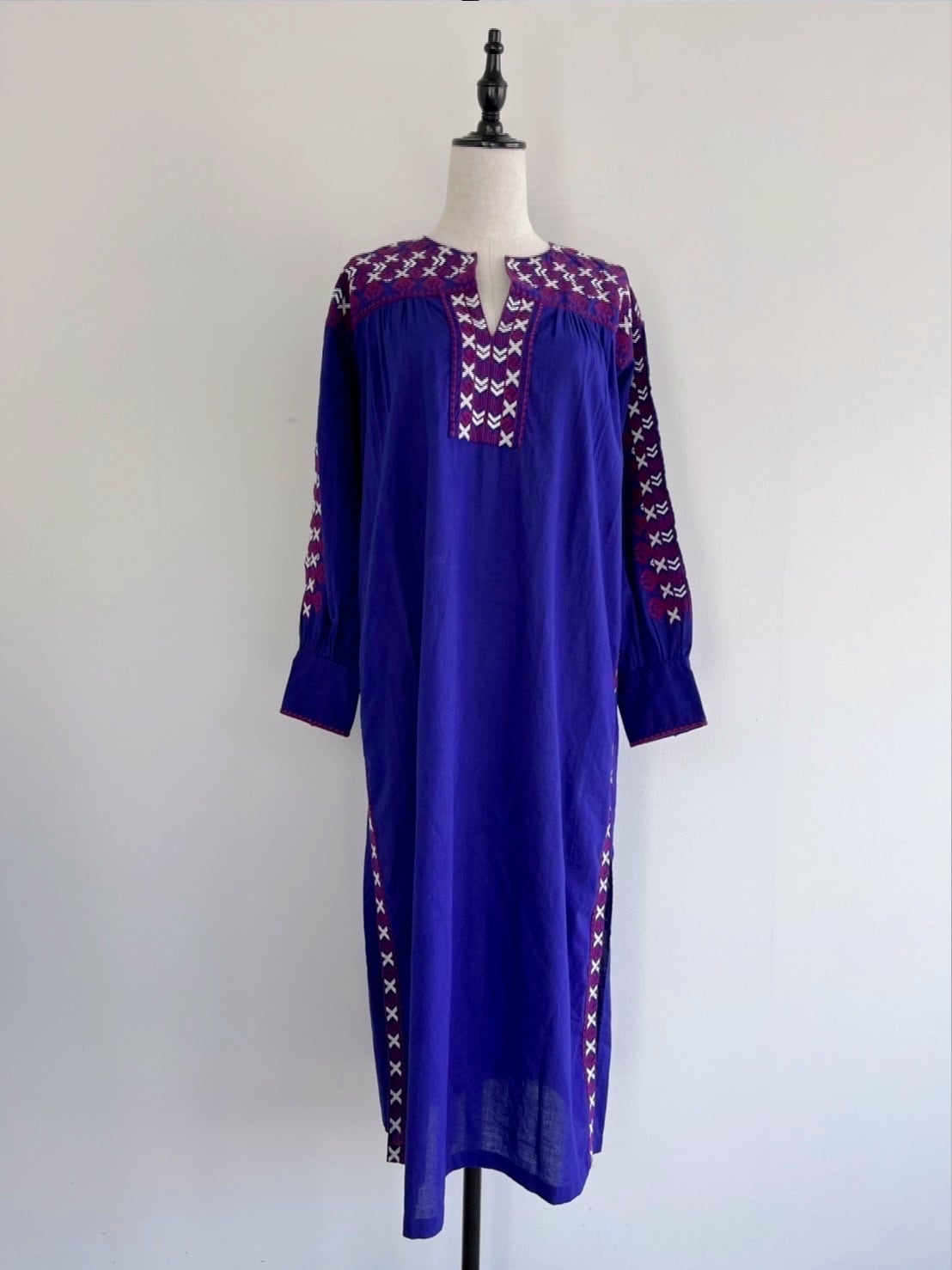 Sara Mallika Cotton Kika Line Emb Kaftan Dress | KOKO