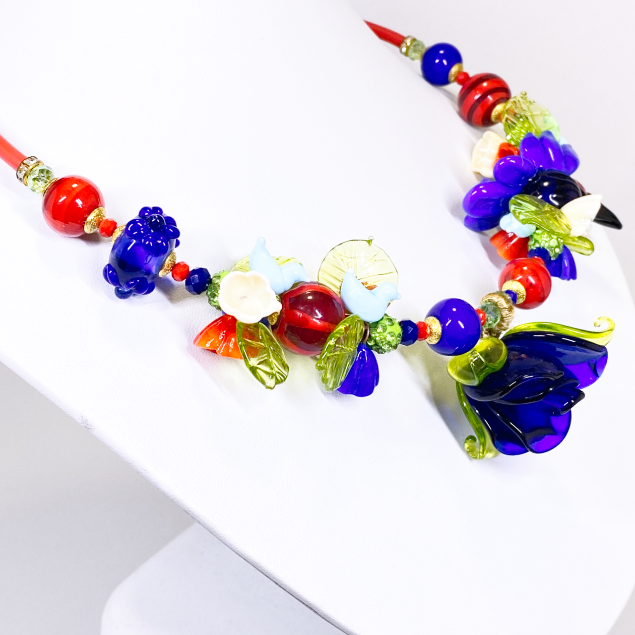 ベネチアンガラス ネックレス ハチ鳥と花 ブルー | Della Luna ベネチアンガラス ネックレス ハチ鳥と花 ブルー | Della Luna
